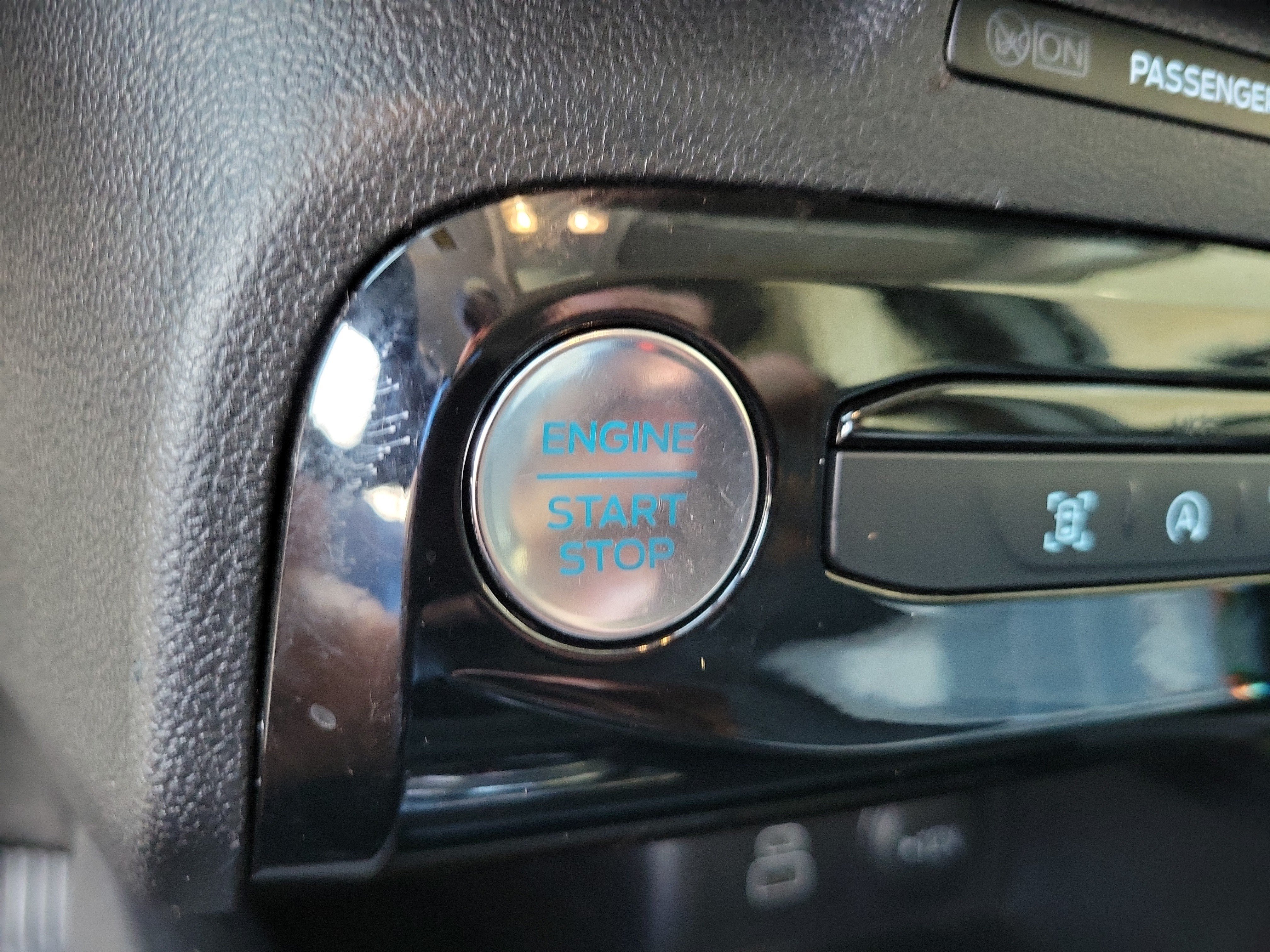 Used 2025 Ford Escape Active w/ Tech Pack #1 FWD image 19
