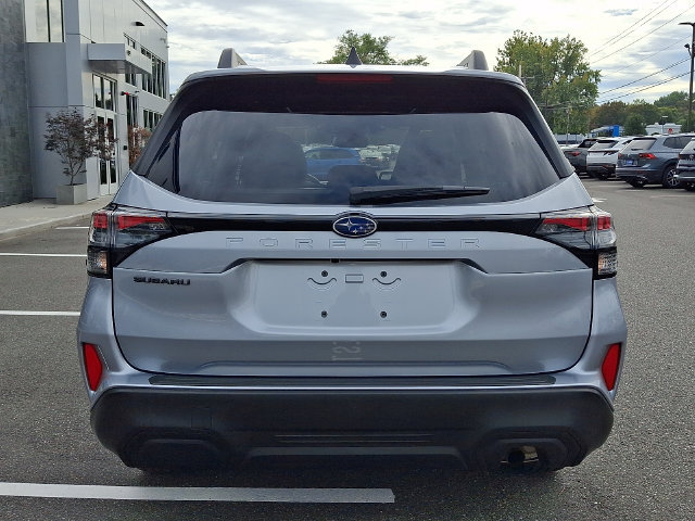 Used 2025 Subaru Forester Premium AWD/4WD image 5