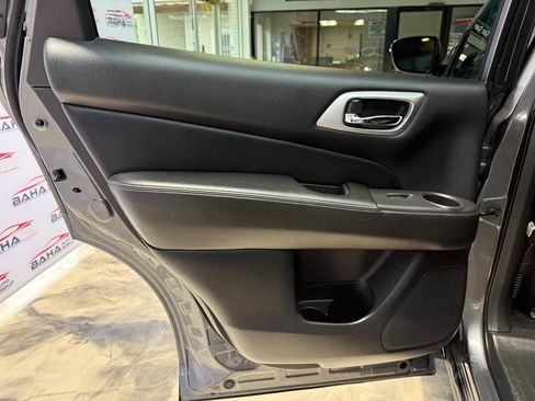 Used 2020 Nissan Pathfinder SL AWD/4WD image 38