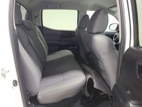 Used 2022 Toyota Tacoma SR AWD/4WD image 16