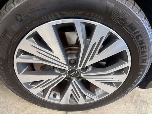 Used 2023 Audi Q4 e-tron Premium Plus RWD image 3