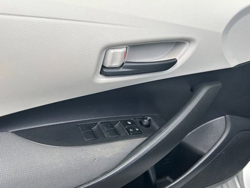 Used 2022 Toyota Corolla LE FWD image 16