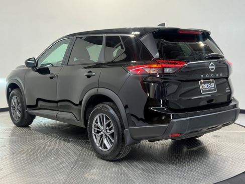 Used 2025 Nissan Rogue S image 5