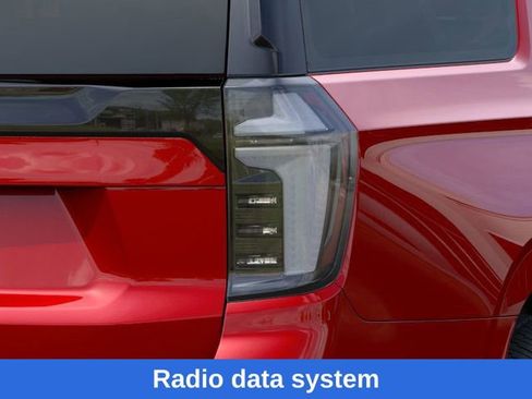 New 2025 Chevrolet Suburban Premier image 12