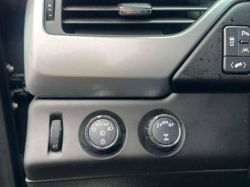 Used 2019 Chevrolet Tahoe LT w/ Luxury Package image 23