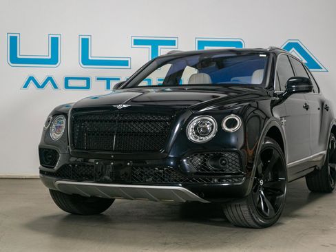Used 2017 Bentley Bentayga image 3