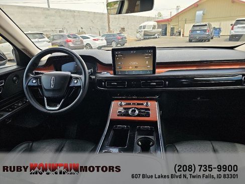 Used 2024 Lincoln Aviator Reserve AWD/4WD image 35