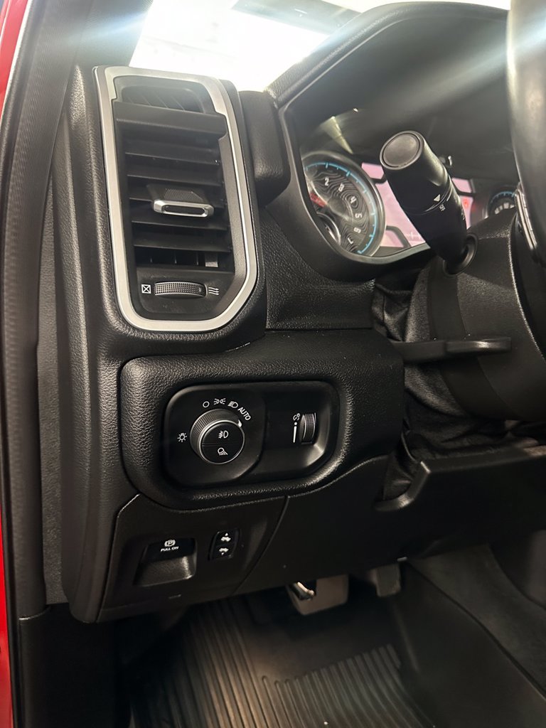 Used 2022 RAM 1500 Big Horn AWD/4WD image 14