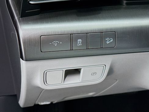 Used 2025 Hyundai Kona SEL image 17