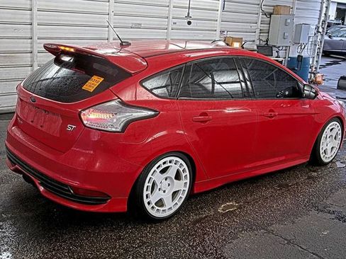 Used 2016 Ford Focus ST FWD image 2