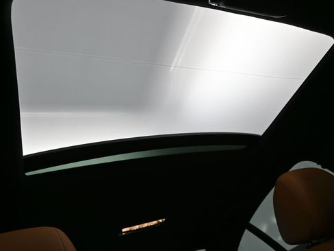 Used 2023 BMW 530e xDrive w/ Convenience Package image 26