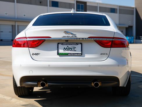 Used 2018 Jaguar XF Prestige image 12