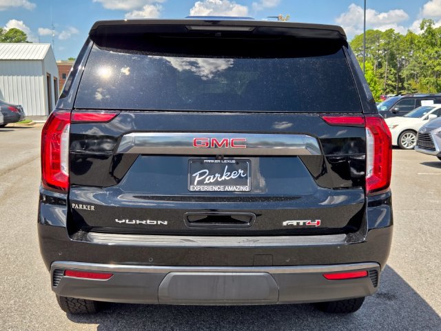 Used 2023 GMC Yukon AT4 w/ Technology Package AWD/4WD image 4