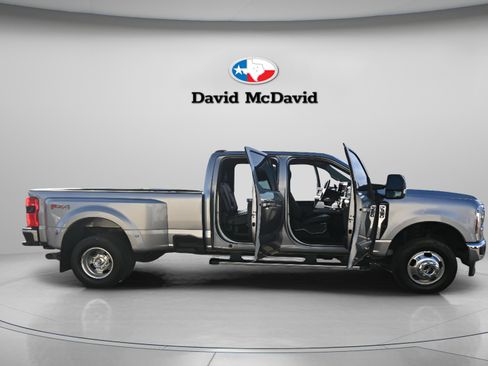 Used 2024 Ford F350 Lariat w/ FX4 Off-Road Package image 37