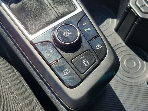 Used 2025 Kia Sportage LX FWD image 27