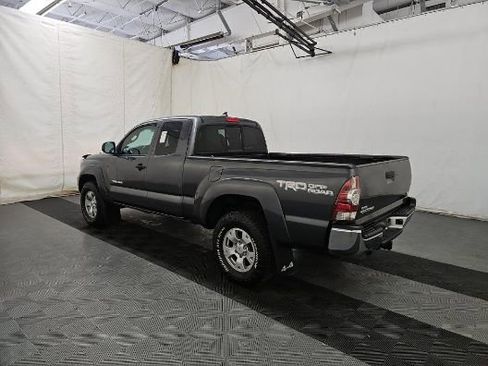 Used 2015 Toyota Tacoma 4x4 Access Cab V6 w/ TRD Off-Road Package image 2