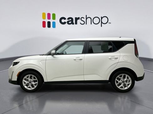 Used 2023 Kia Soul LX w/ LX Technology Package FWD image 2