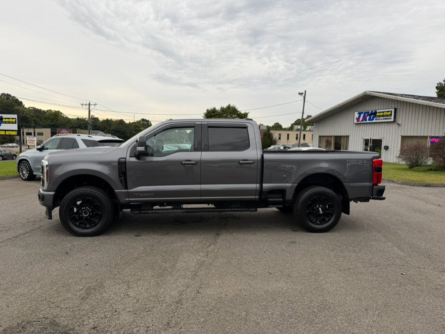 Used 2024 Ford F350 Lariat w/ Black Appearance Package AWD/4WD image 3