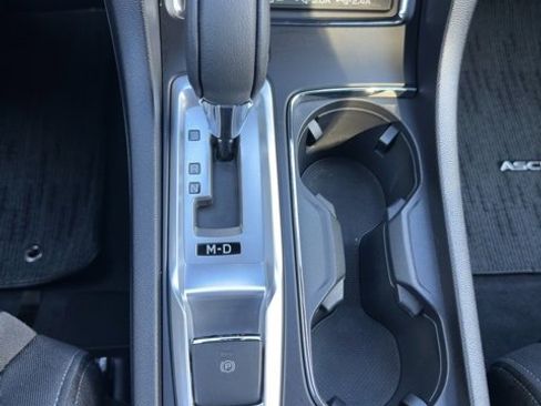 Used 2024 Subaru Ascent Premium w/ Convenience Package image 14