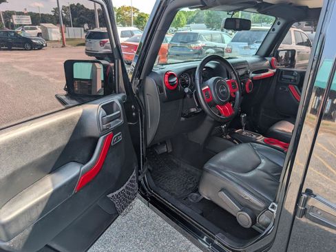 Used 2016 Jeep Wrangler Unlimited Sport w/ Quick Order Package 24S AWD/4WD image 13