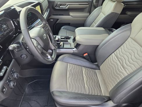 Used 2024 Chevrolet Silverado 1500 ZR2 w/ Technology Package image 11