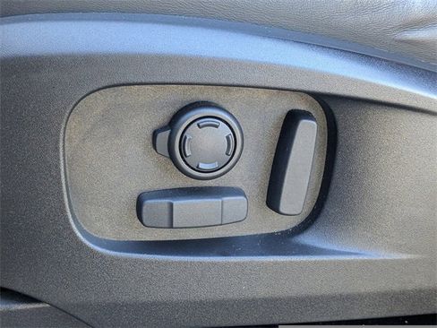 Used 2024 Land Rover Defender 110 X-Dynamic SE image 20