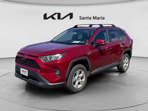 Used 2020 Toyota RAV4 XLE w/ Convenience Package image 3