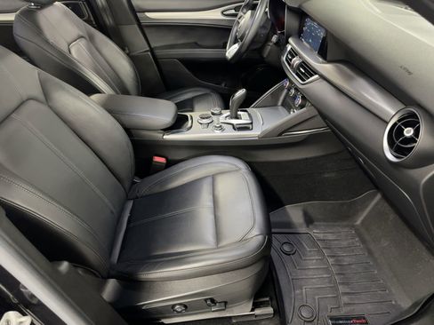 Used 2024 Alfa Romeo Stelvio Ti image 30
