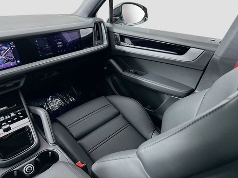 New 2026 Porsche Cayenne Coupe image 26