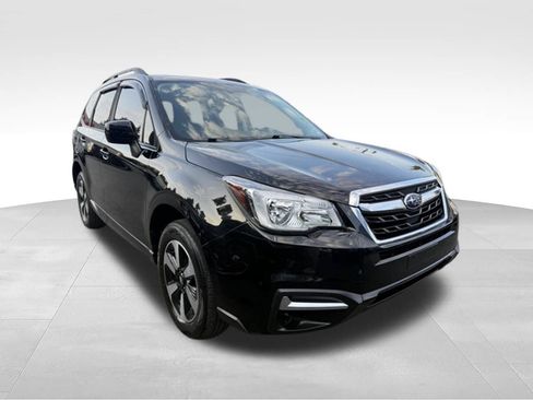 Used 2017 Subaru Forester 2.5i Premium w/ All-Weather Package AWD/4WD image 6