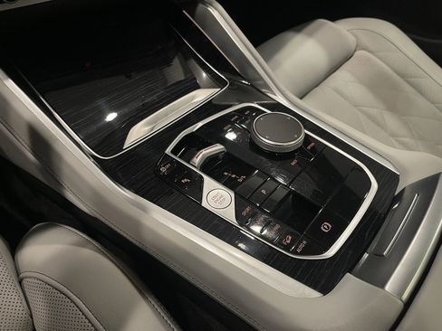 Certified 2024 BMW X6 xDrive40i w/ Premium Package image 18