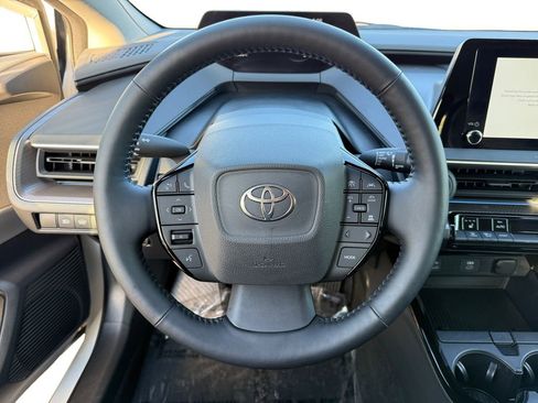 Used 2025 Toyota Prius XLE image 12