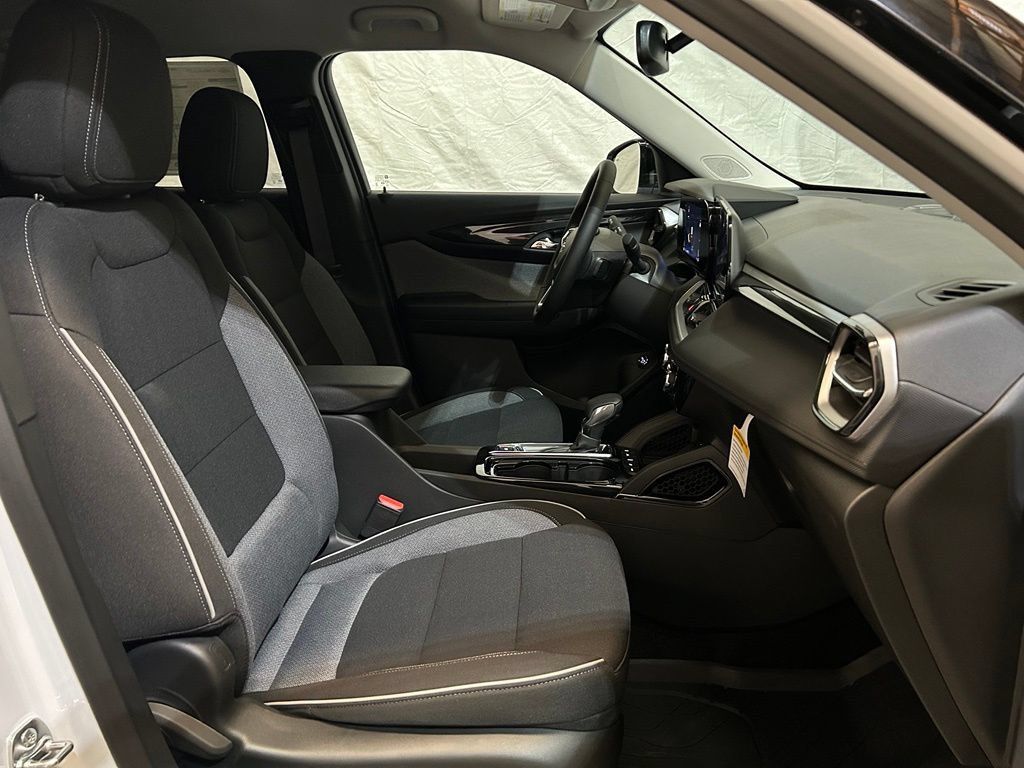 New 2026 Chevrolet TrailBlazer LT w/ Convenience Package AWD/4WD image 38