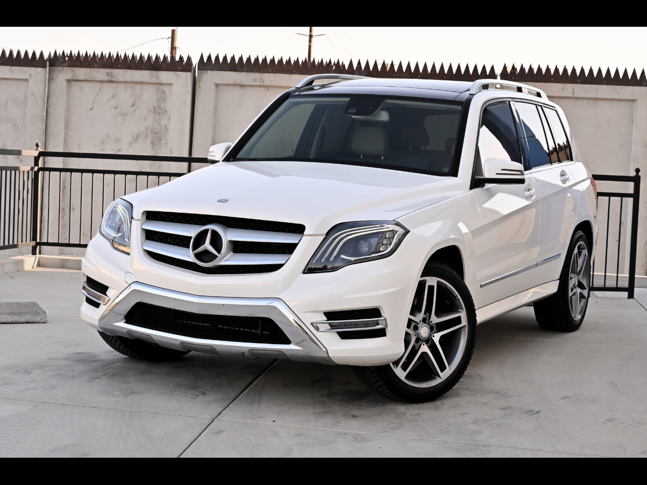 Used 2015 Mercedes-Benz GLK 350 2WD image 1