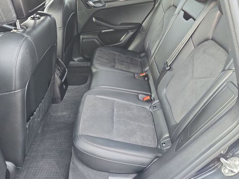 Used 2020 Porsche Macan image 12