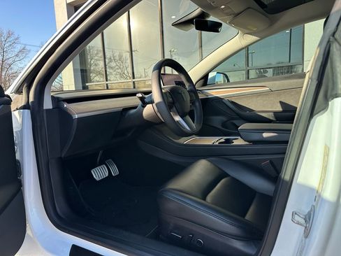 Used 2022 Tesla Model 3 Performance image 17