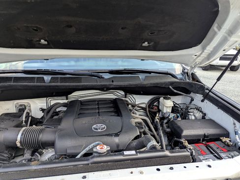 Used 2021 Toyota Tundra SR5 w/ SR5 Upgrade Package image 24