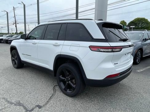 Used 2024 Jeep Grand Cherokee Altitude AWD/4WD image 7