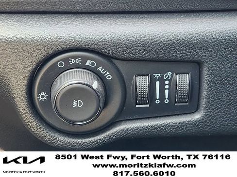 Used 2025 Chrysler Pacifica Select FWD image 21