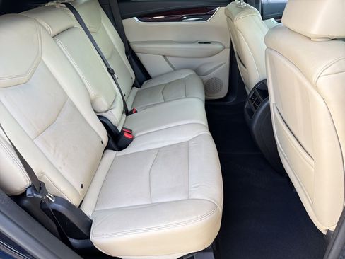 Used 2017 Cadillac XT5 Luxury w/ Driver Awareness Package FWD image 26