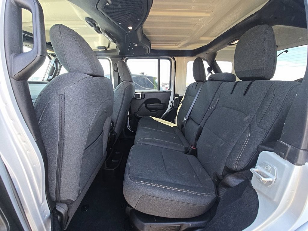 Used 2024 Jeep Wrangler Unlimited w/ Technology Group AWD/4WD image 6