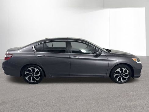 Used 2016 Honda Accord EX image 35