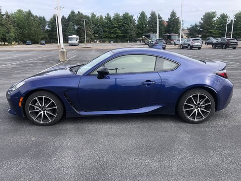 Used 2023 Toyota GR86 image 2