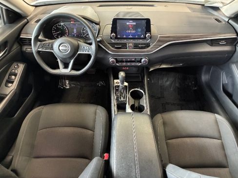 Used 2024 Nissan Altima 2.5 SV FWD image 18