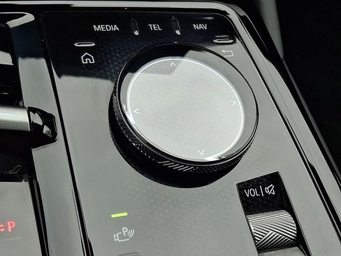 Used 2026 BMW 530i xDrive AWD/4WD image 26