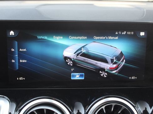 Used 2023 Mercedes-Benz GLB 250 4MATIC image 23