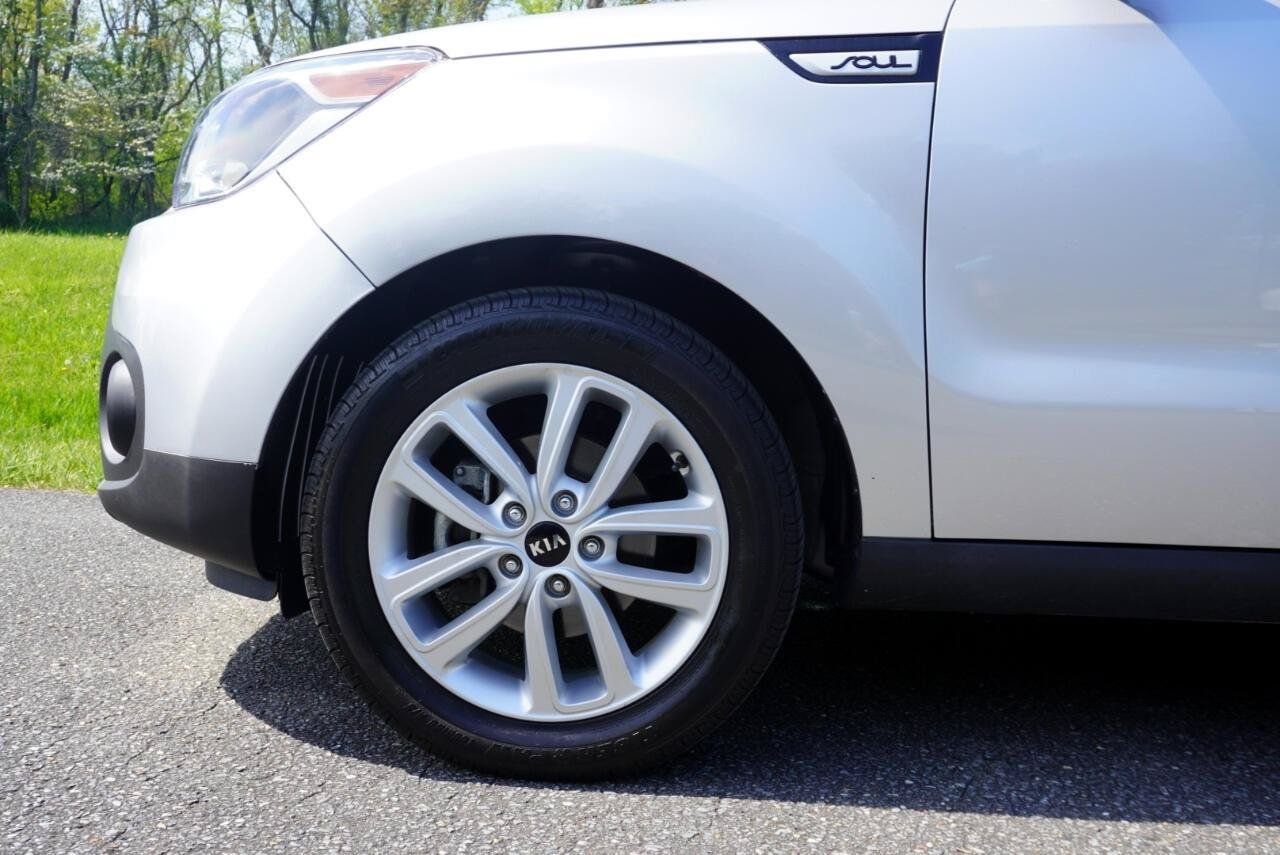 Used 2019 Kia Soul + FWD image 36