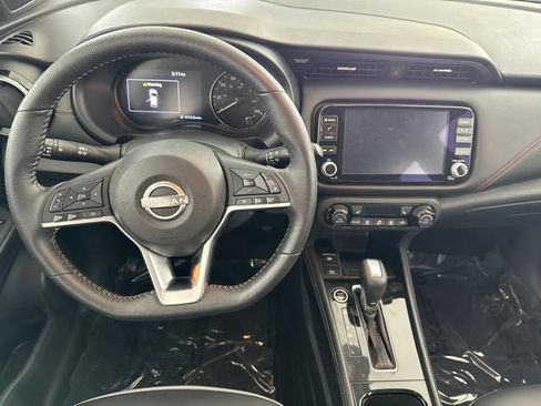 Used 2024 Nissan Kicks SR w/ SR Premium Package FWD image 22