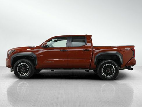 Used 2025 Toyota Tacoma TRD Off-Road image 2