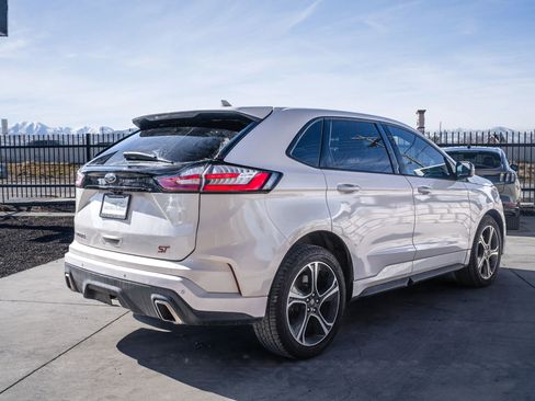 Used 2019 Ford Edge ST image 11